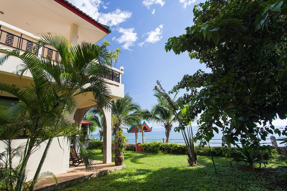 Charu Bay Villas
