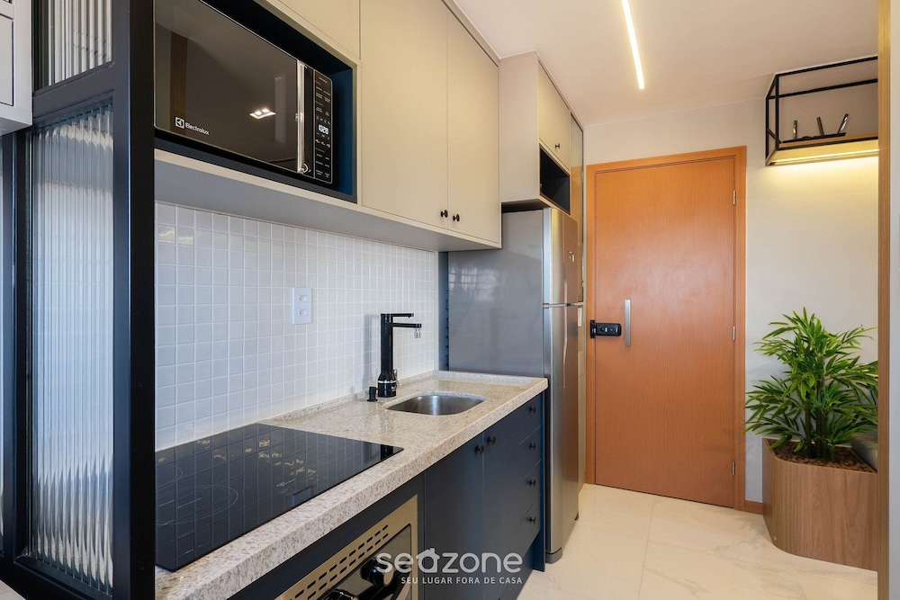 SMT - Building 750m From the Beach in Salvador
