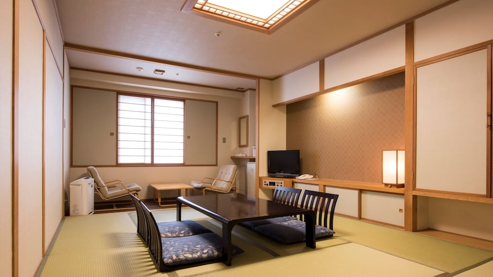 Rusutsu Resort Hotel & Convention 8