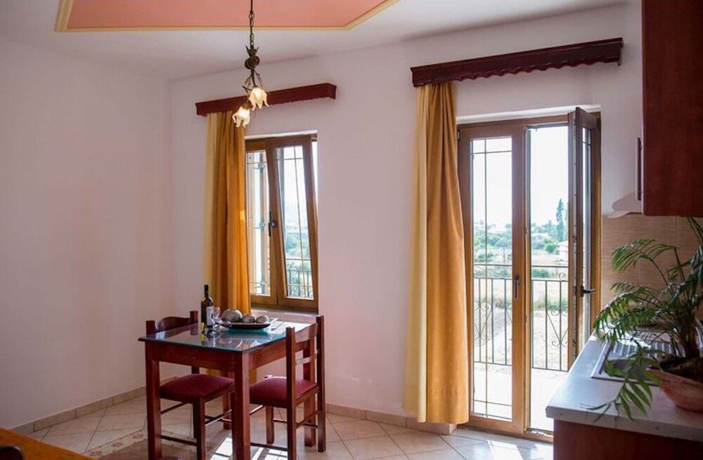 A Spacious and Bright Studio With Balcony photo 2