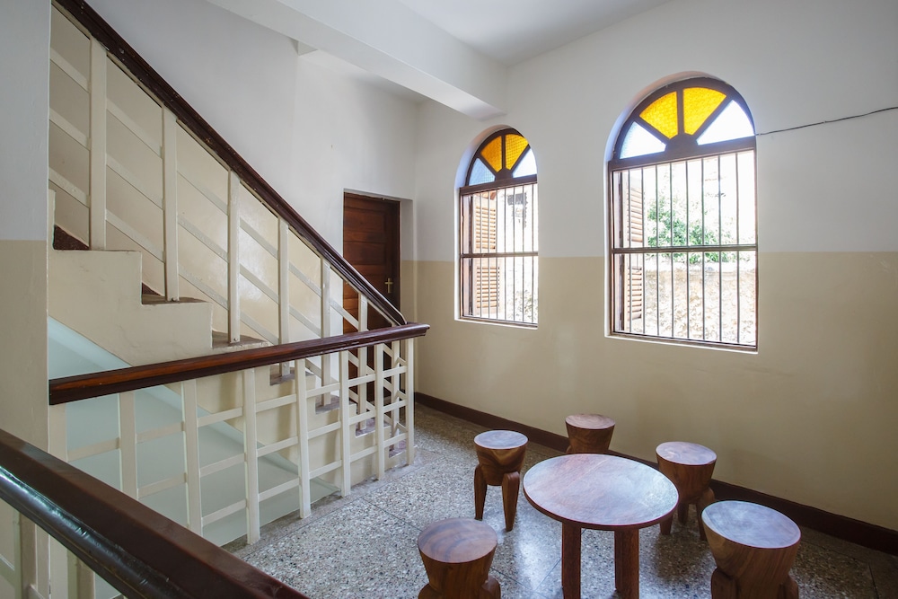 Ten to Ten Stone Town - Hostel