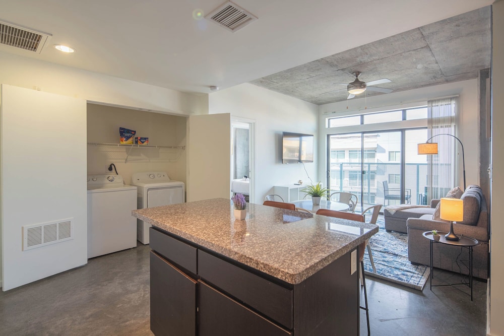 ROVE LIVING/KL - Roosevelt Point