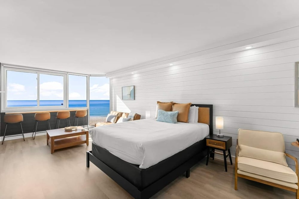 Beach Front Ocean View Condo - Top of the Gulf 523