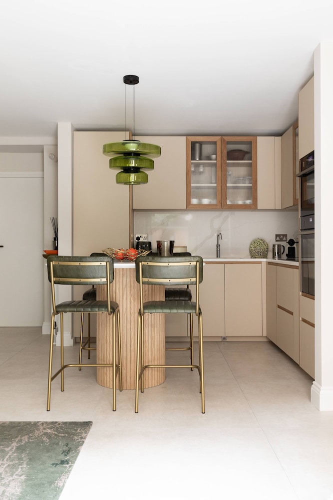 Culford Gardens III by Onefinestay