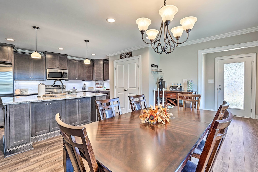 Quiet Family Home 15 Mi to Dtwn Huntsville! - Property Image 8