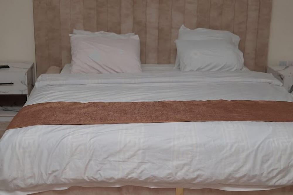 El-Mak Luxury Homes