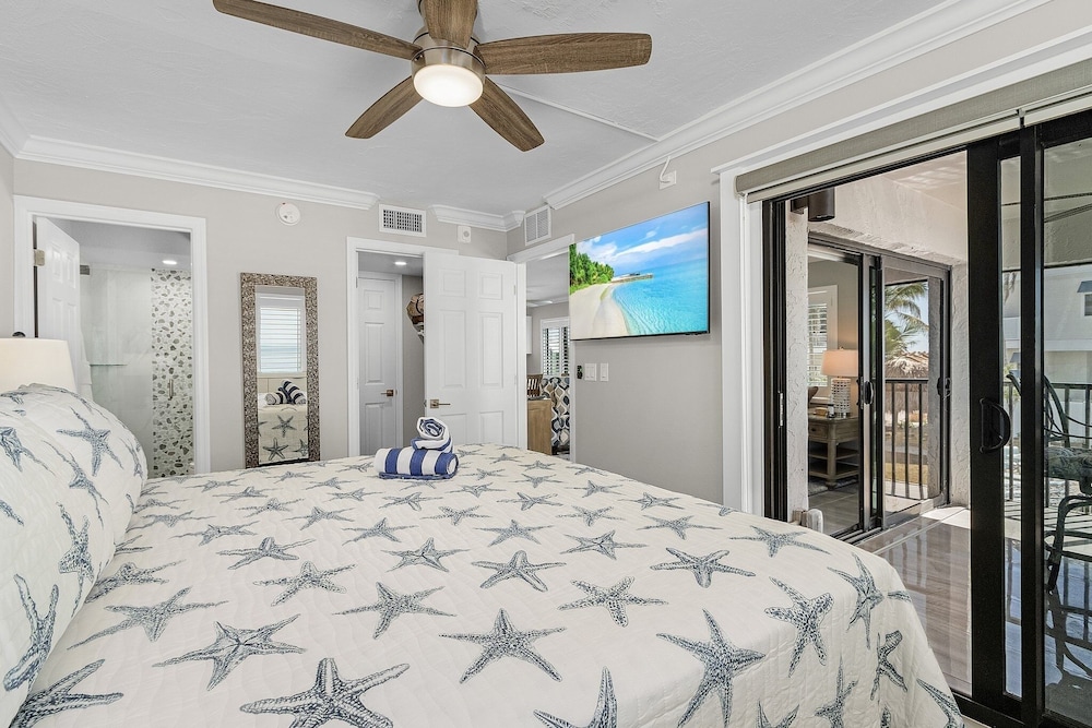 Seaside 101: Oceanview 2br/2ba Condo With Pool, Steps To Beach 2 Bedroom Condo