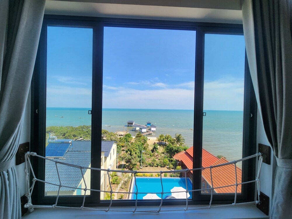 Sunny Shore Resort