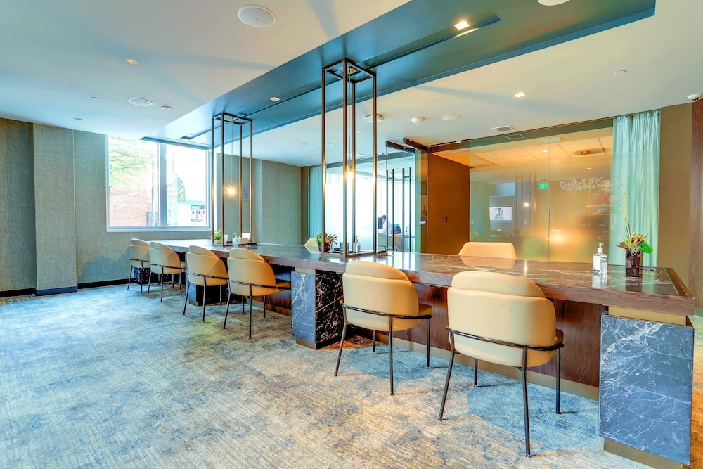 Prime Metro Proximity Condo at Clarendon