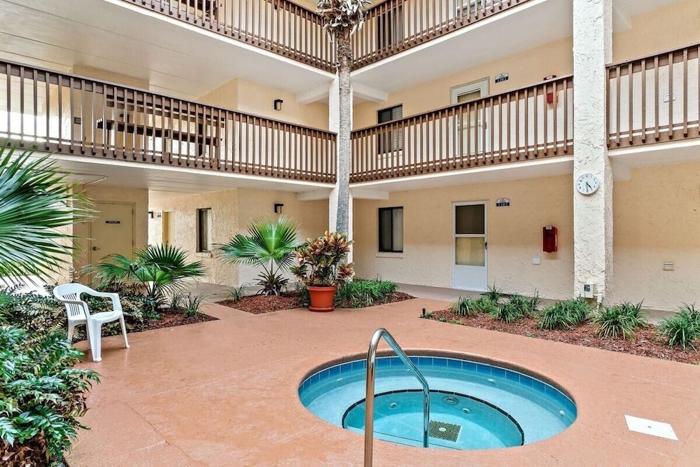 Mystic Sands I Steps To Beach I Free Activities 2 Bedroom Condo