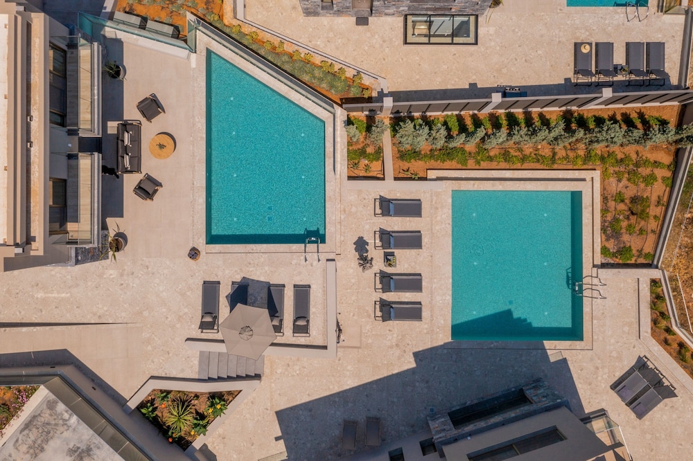 Skyfall Villas - With 12 Bedrooms