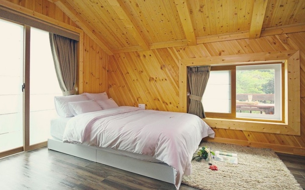 Gyeongju Gaewoolga Poolvilla view 4