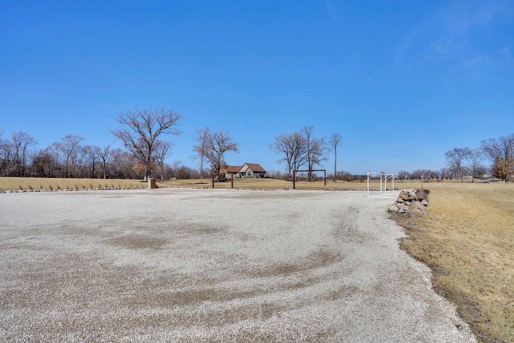 10-acre Plot: Peaceful Getaway in Webster!