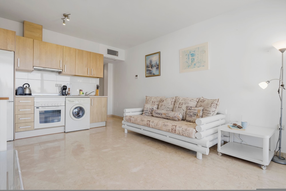 Cozy Getaway With Pool in Riviera del Sol - Ref 99