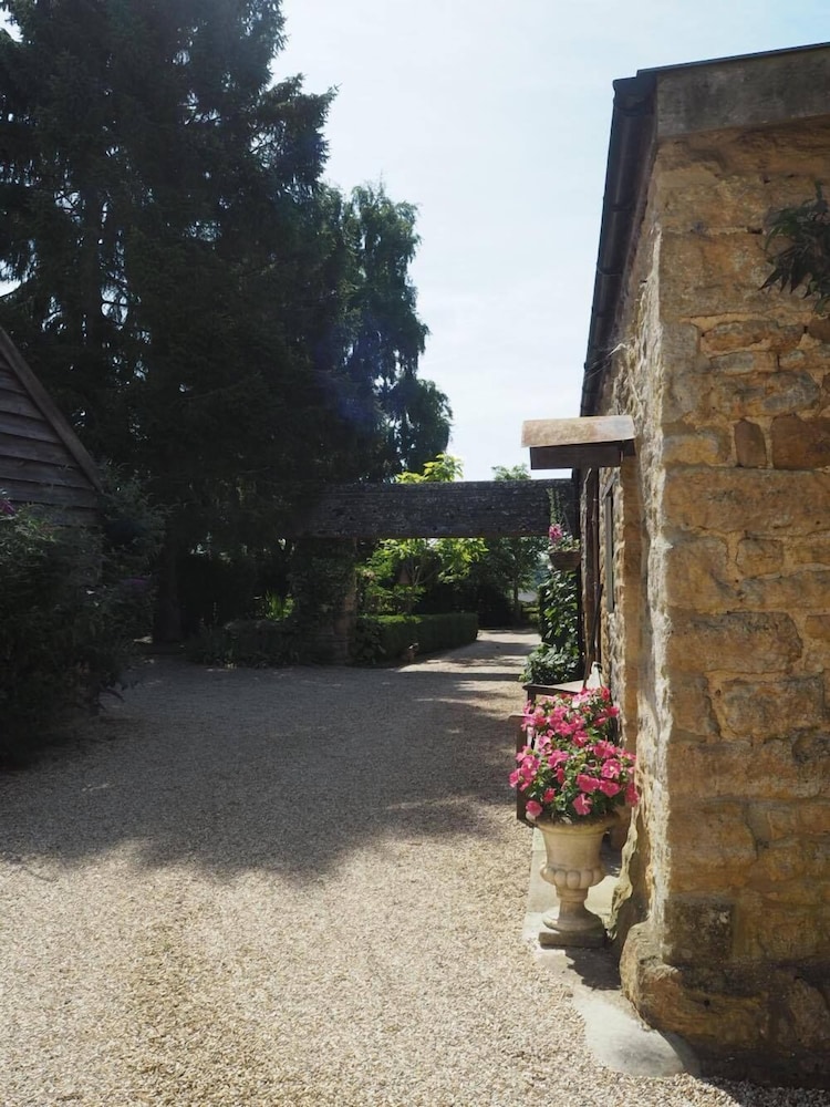 Holly House Bed & Breakfast