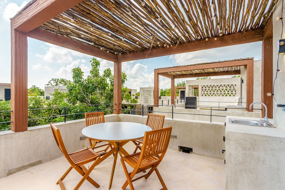 Eco-sustainable Luxury Between Beach Hotspots & Tulum Town by Stella Rentals