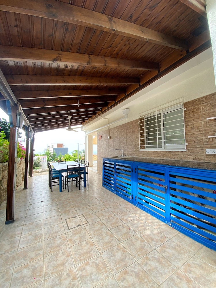 102 PAP - Stay Helios House