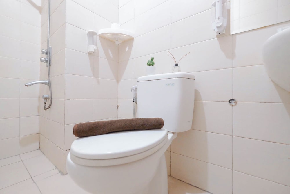Good Location 2Br Apartment At Woodland Park Residence