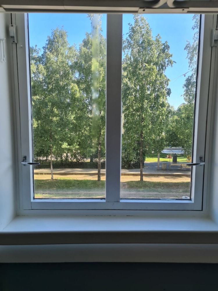 S12 2nd Floor Room in Elegant Apartment view 4