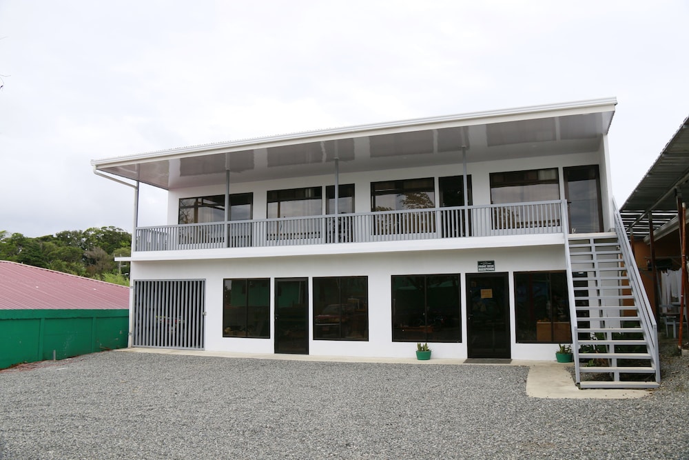 Hostel Cattleya