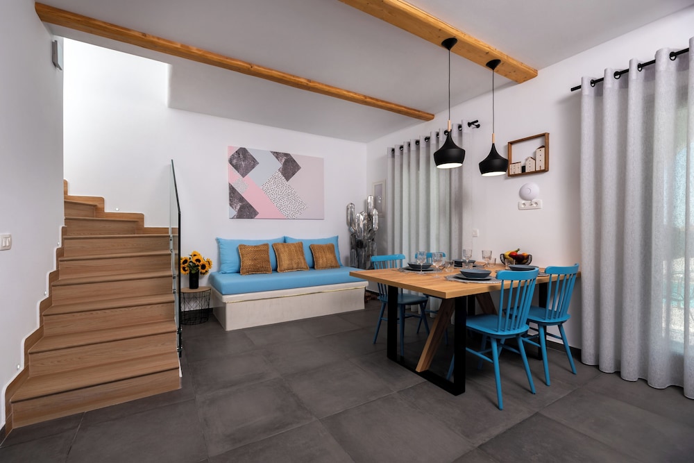 MODERN DOME HOMES OF SANTORINI
