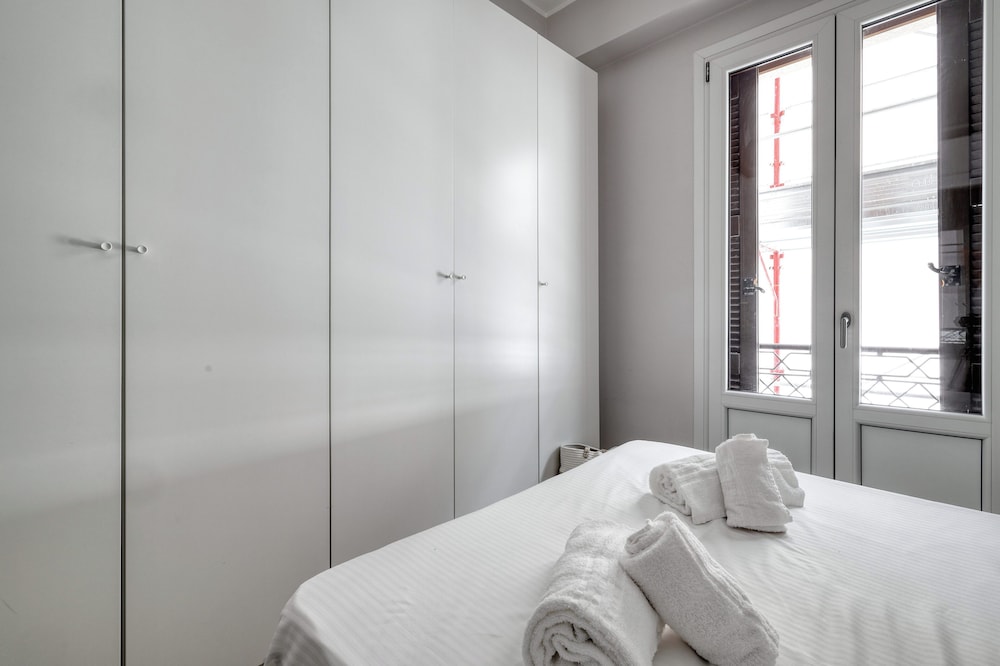 JOIVY Modern City Centre Flat