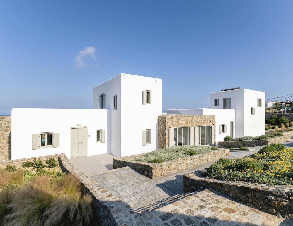 Pristine Villa With Swimming Pool