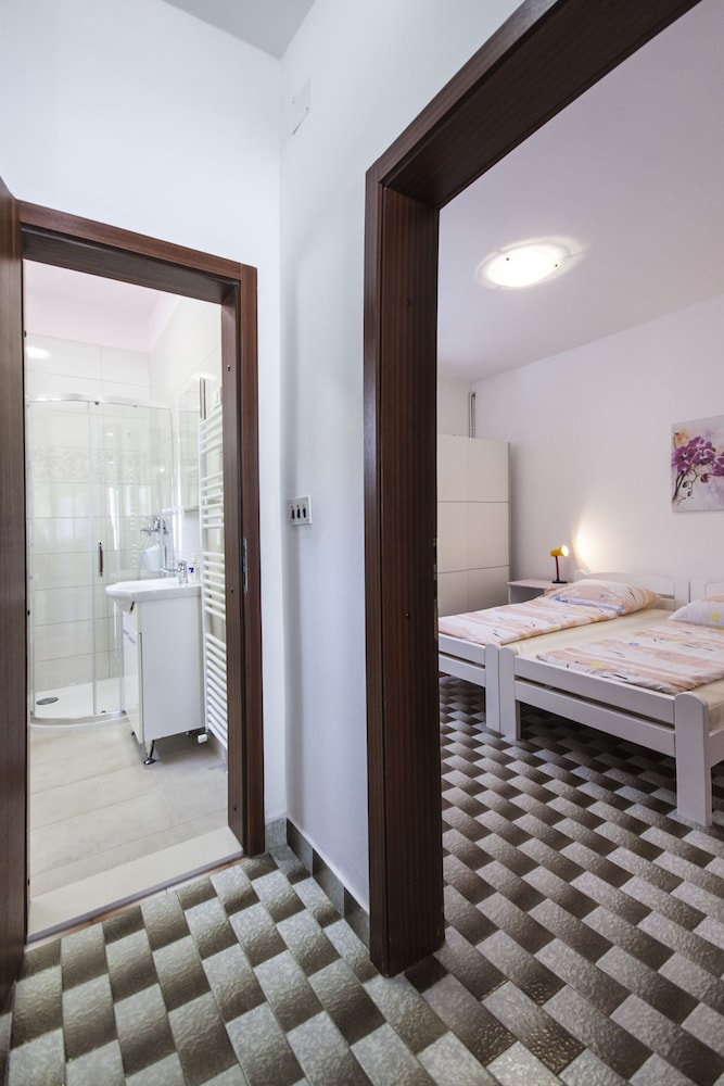 Apartments Bubamara 1398