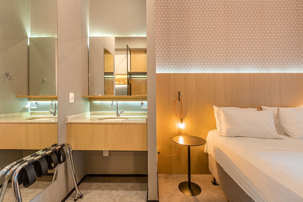 ESD - Studios E-Side By Anora Spaces