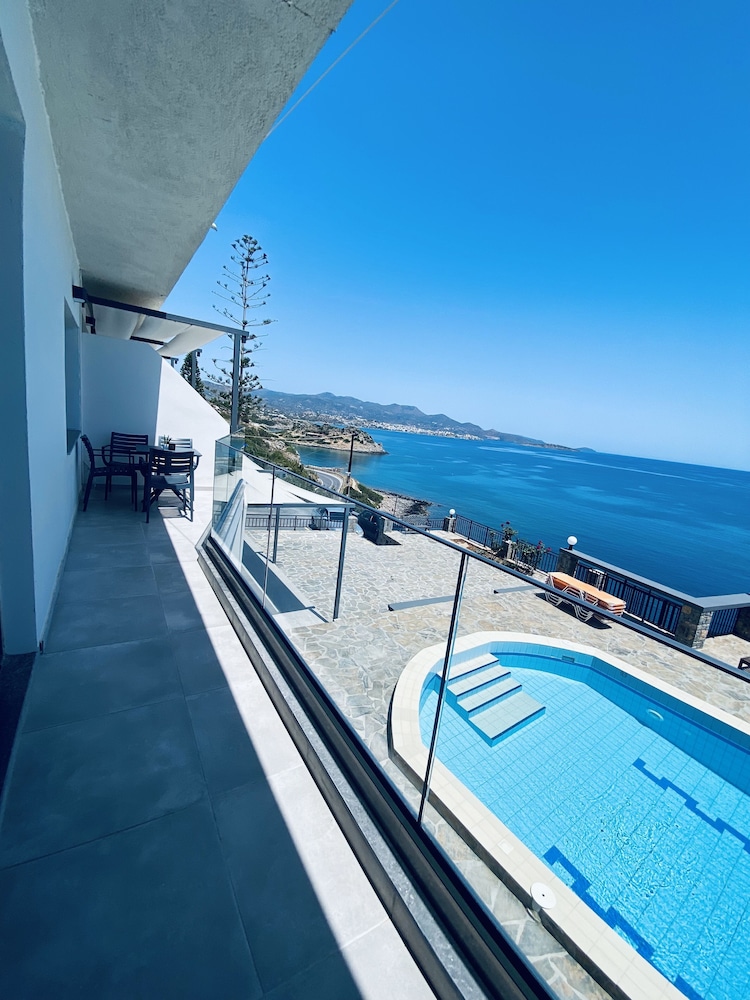 Ostria Apartments