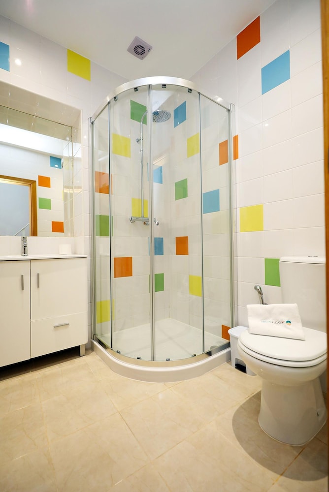 Z 02 - Bedroom 2 in Gil Vicente Guest Rooms