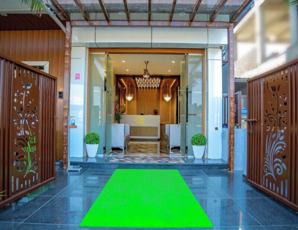 Hotel S K Executive