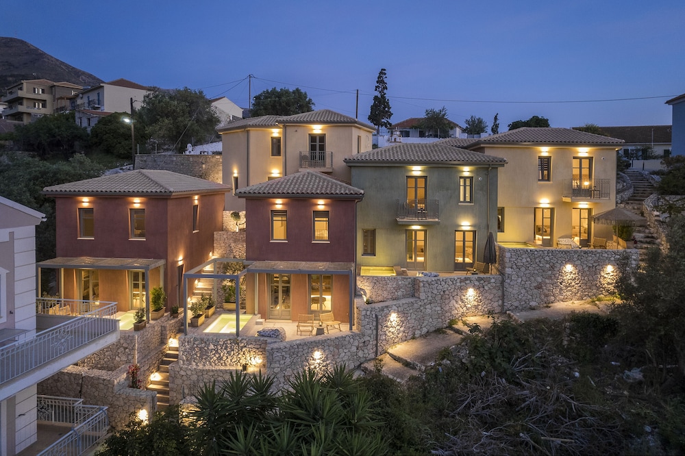 Hotel Assos Chromata Villas - Image 1