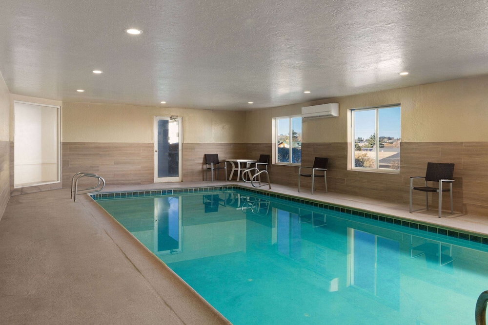 Cedar City Vacations - Wingate by Wyndham Cedar City - Property Image 6