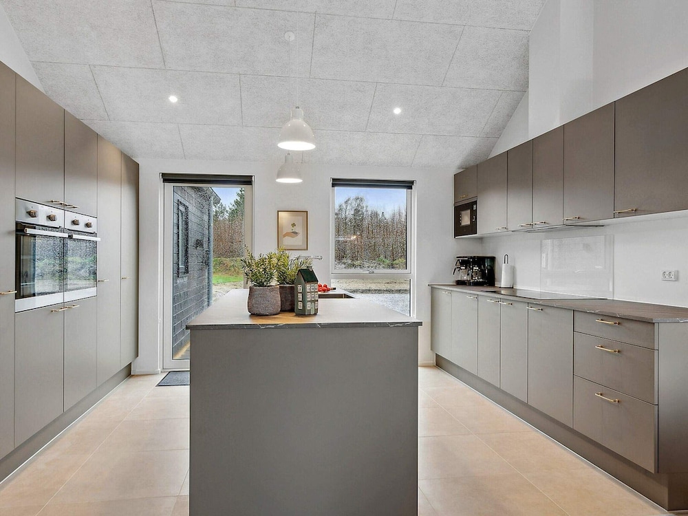 Spacious Retreat for 20 - By Traum Ferienwohnungen view 4