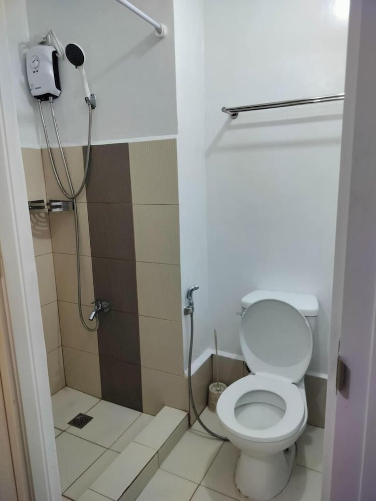 Luxurious 9th Floor Studio in Quezon City With Private Pool