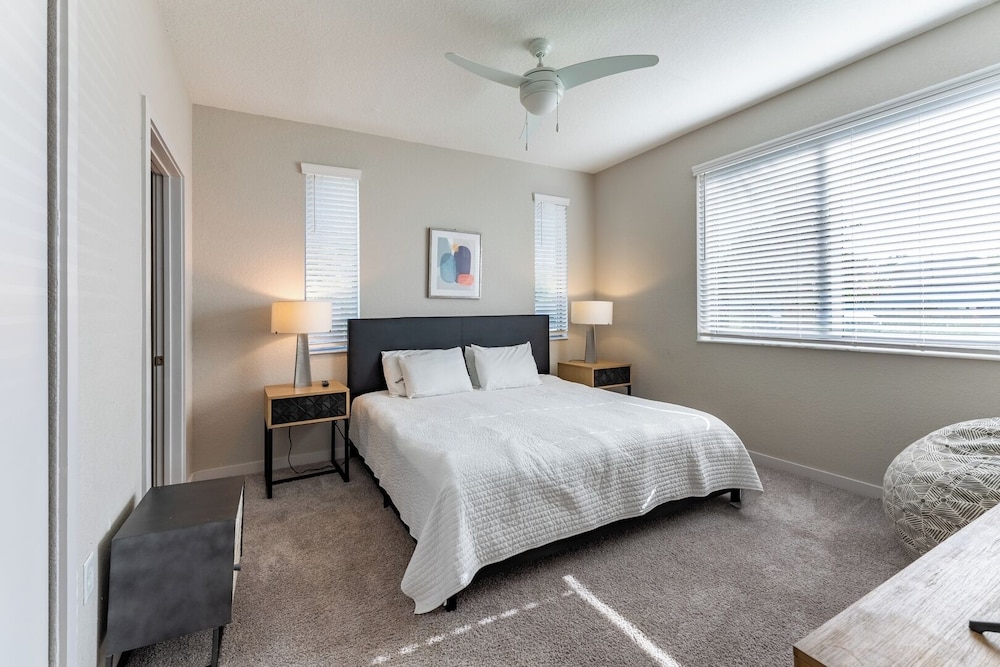 Daytona 2BR Getaway Parking Family & Pet-friendly