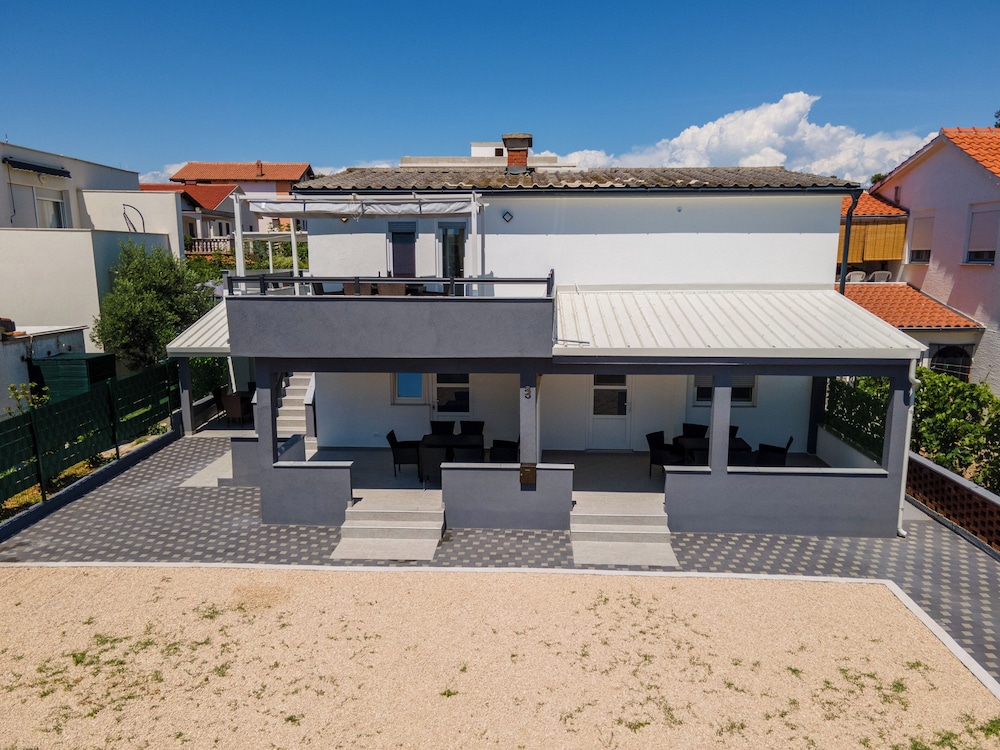 Villa Skundric
