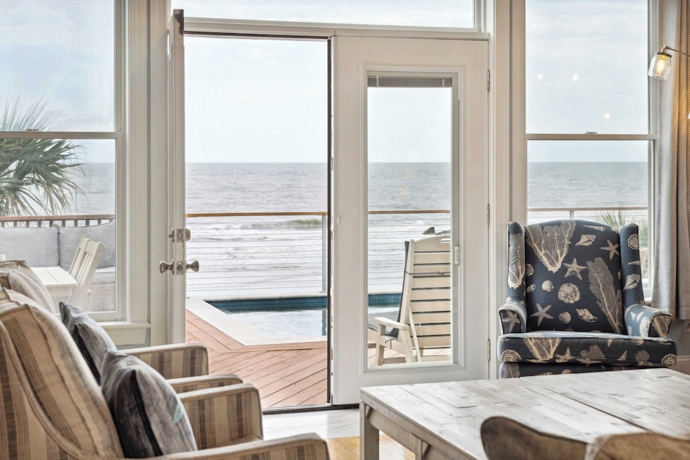 Oceanfront w/ Pool, Panoramic Deck Views, 5bdr Folly Ocean Breeze by Avantstay