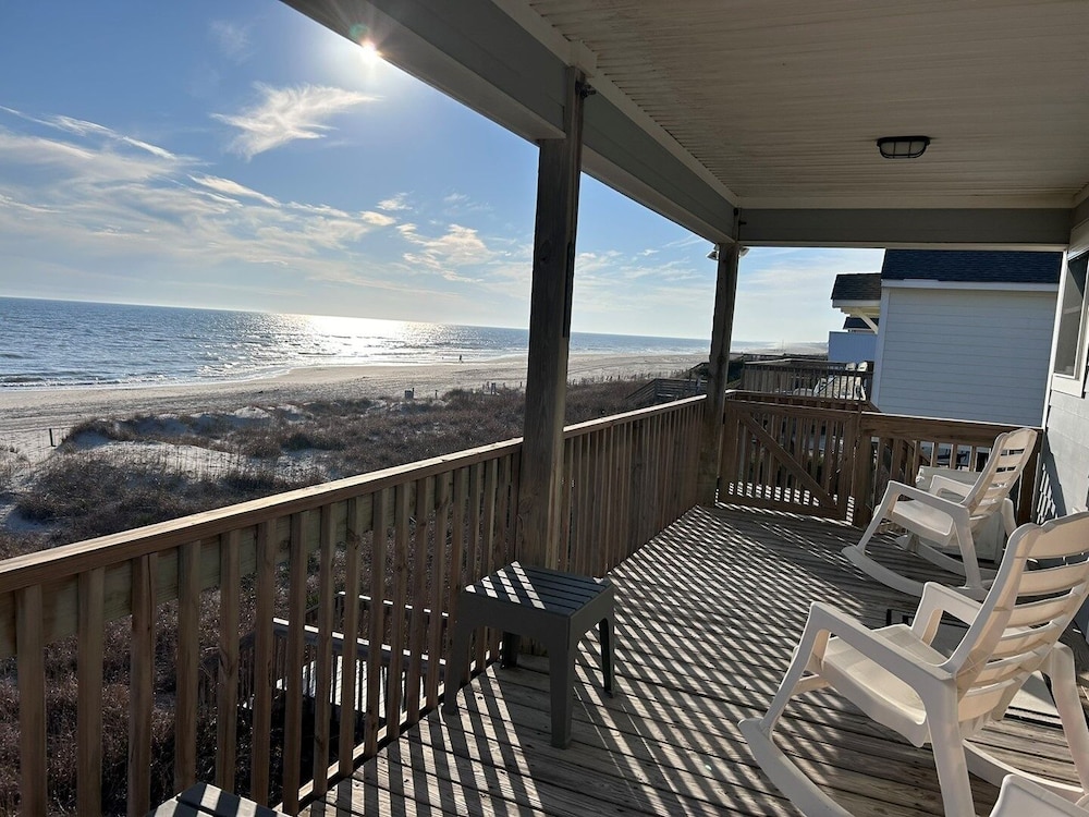 Sea It All 2 Bedroom Home by RedAwning