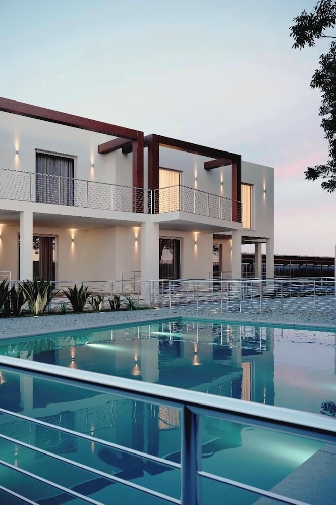 Acquaviva Suites with common pool