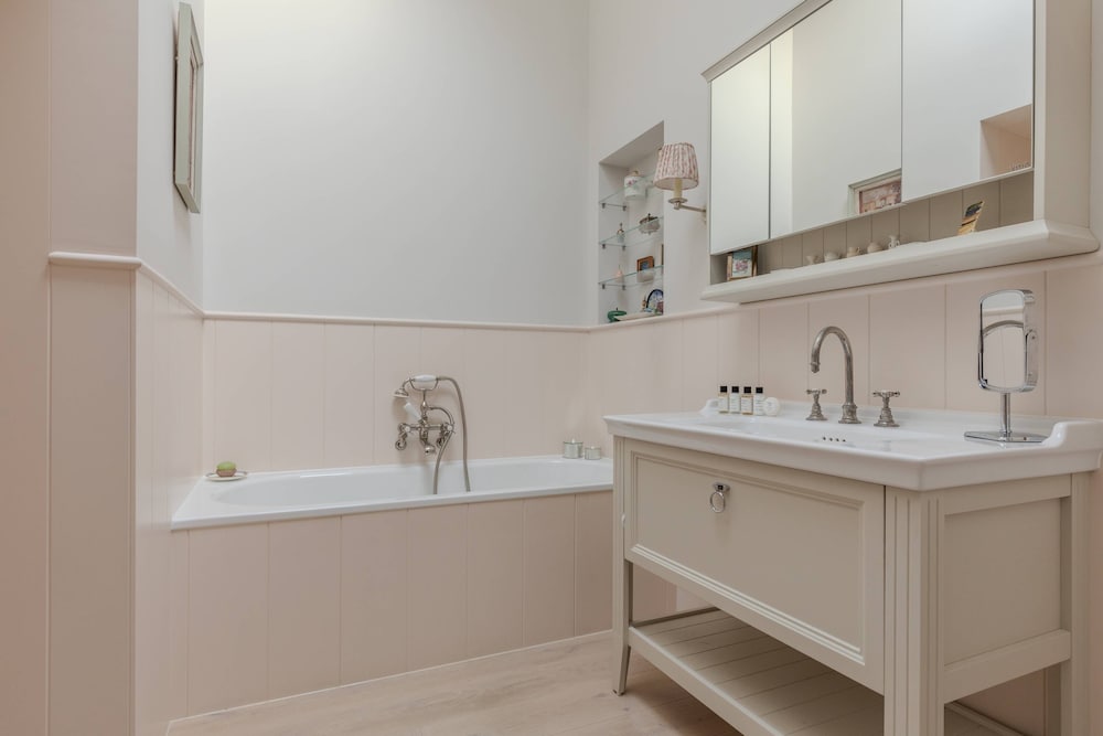 Cranley Mews VI by Onefinestay