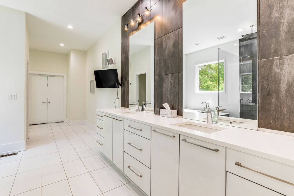 Luxe Buckhead Retreat 6 Mi to Dtwn Atlanta