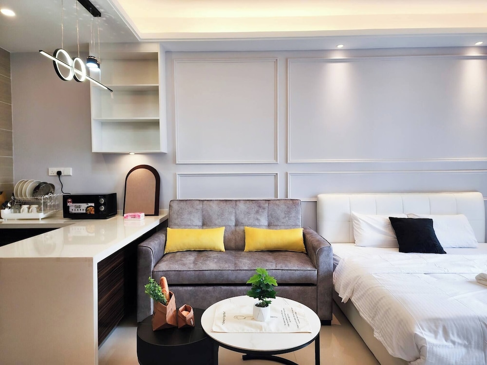 R & F Princess Cove CK Homestay