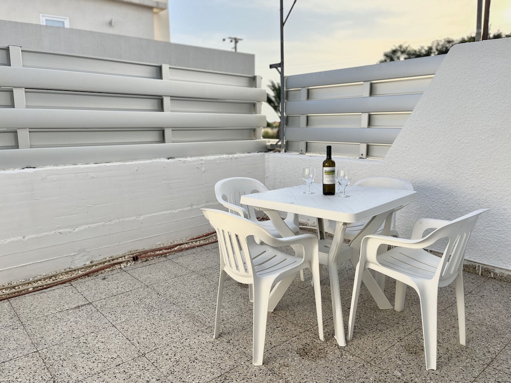 79 AN - Stay Nissi Chrysland Studio 111