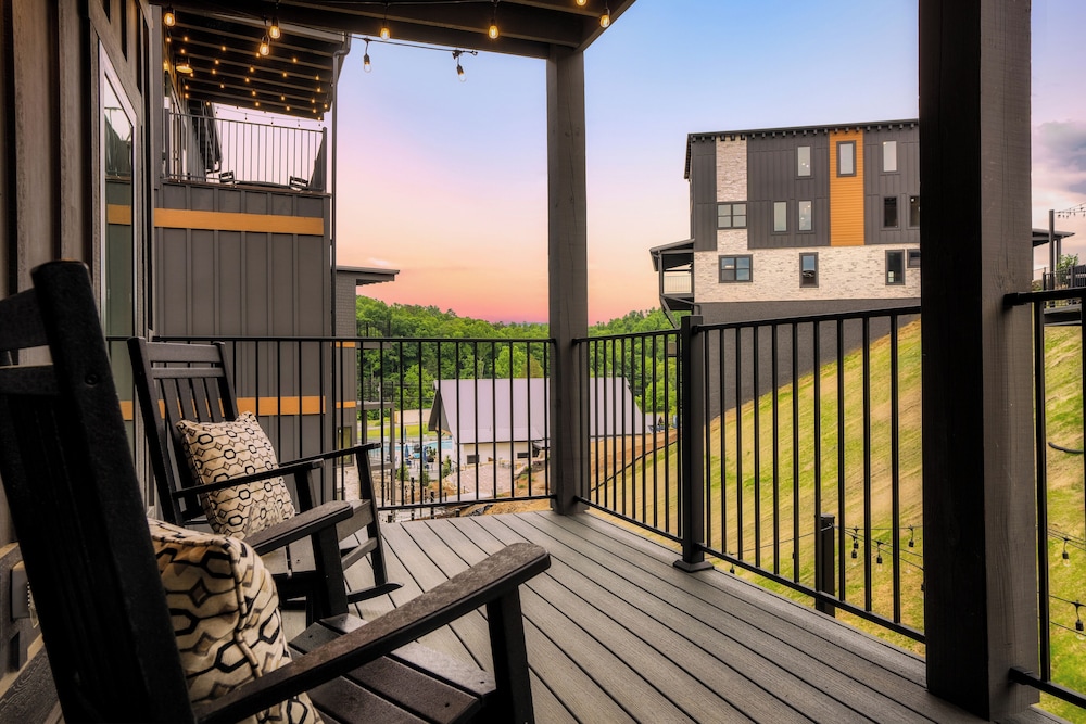 Star Gazer Luxury Rooftop Cabin