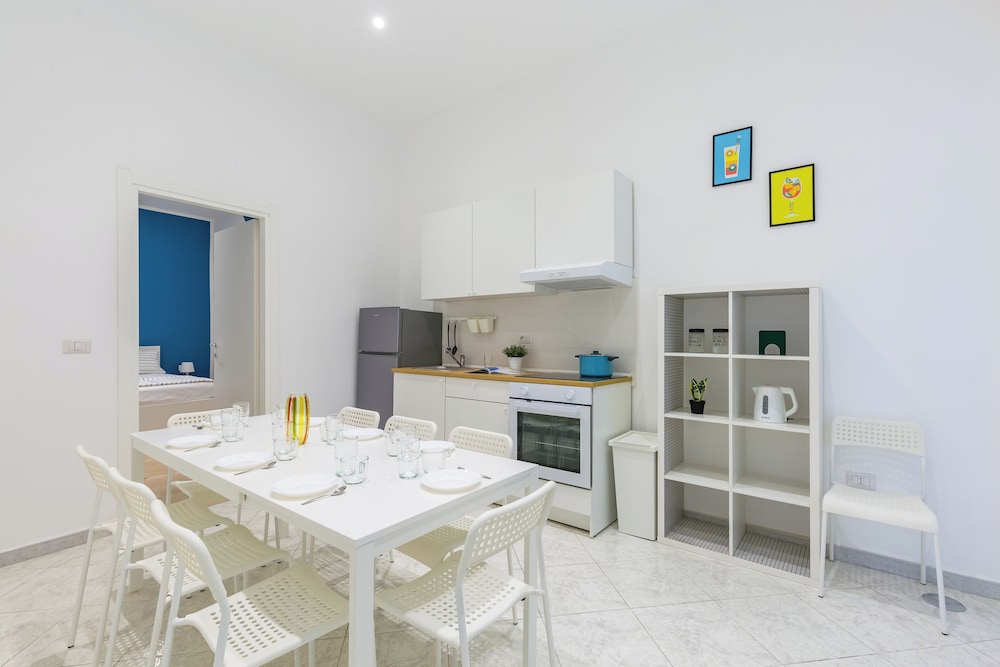 White&Blue Apartment at Sanità by Wonderful Italy