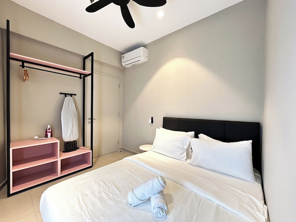 The Paxtonz by Manhattan Group
