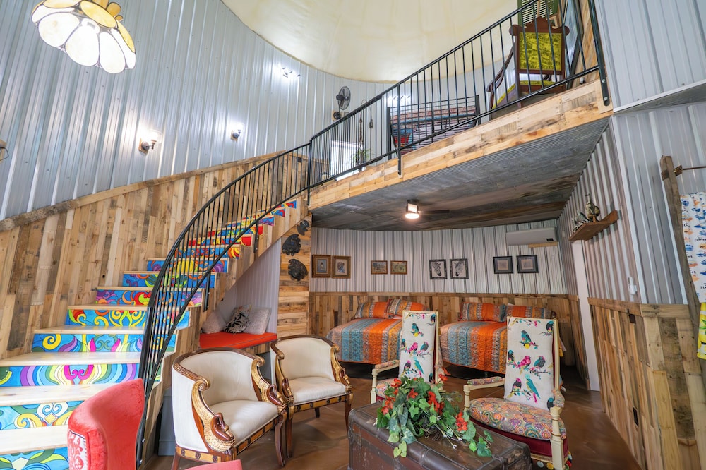 Hermann Grain Bins BNB