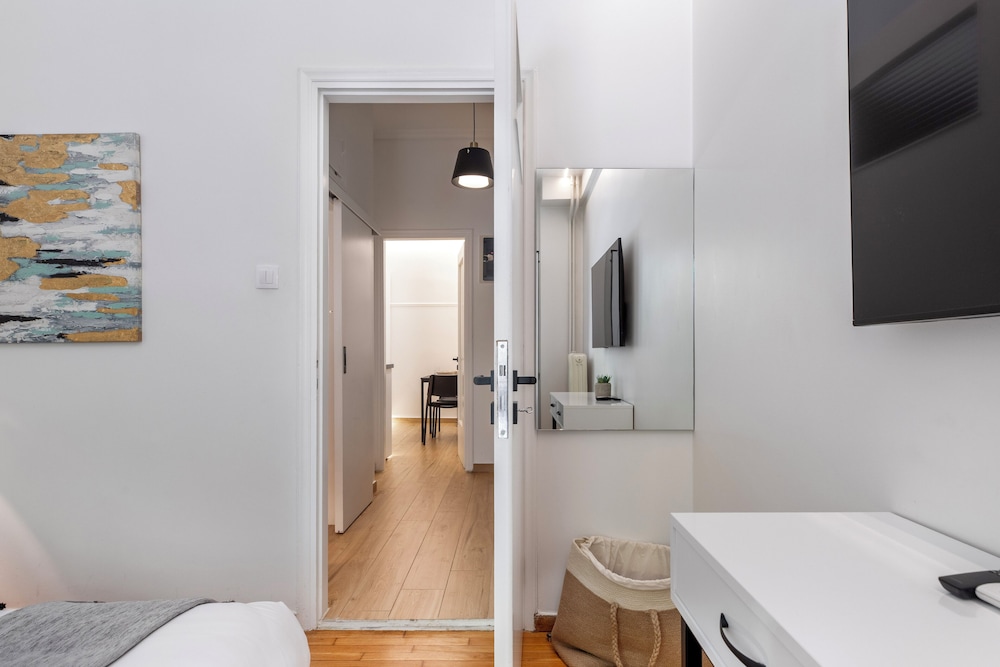 Viora Stunning Deluxe Studio in Athens
